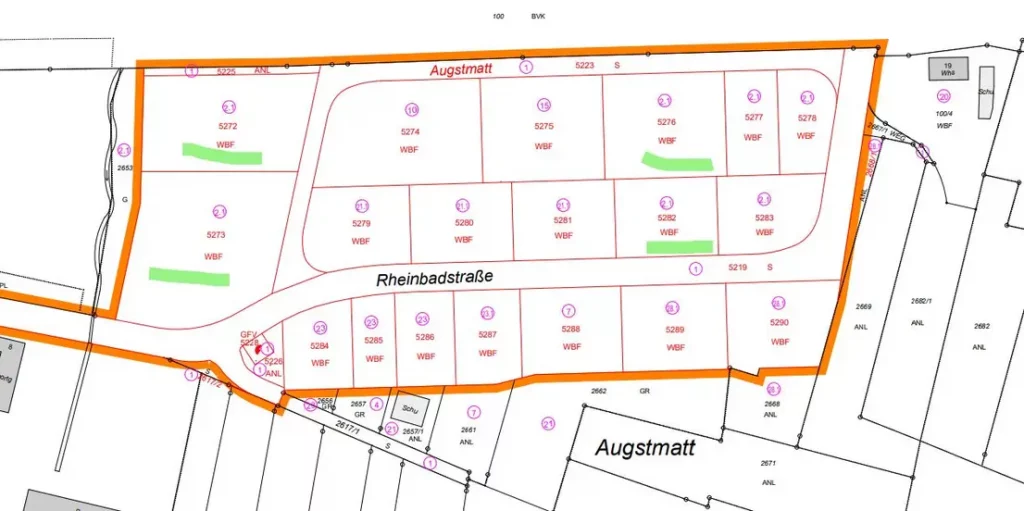 Übersicht des Baugebiets 'Augstmatt' mit rot markierten Parzellen, kleinen Grünflächen und den Straßen 'Rheinbadstraße' und 'Augstmatt'. Der Plan zeigt eine strukturierte Anordnung von Baugrundstücken.